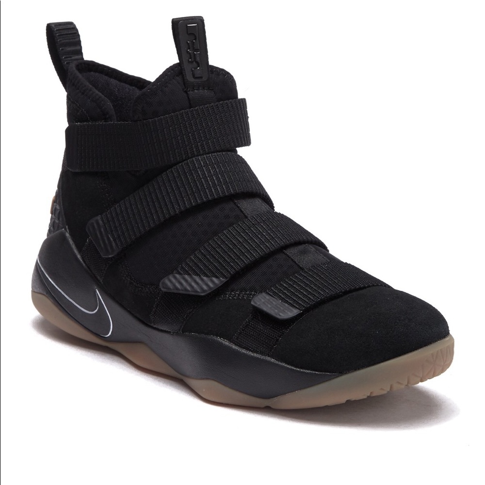 Lebron Soldier XI shoes youth size 3